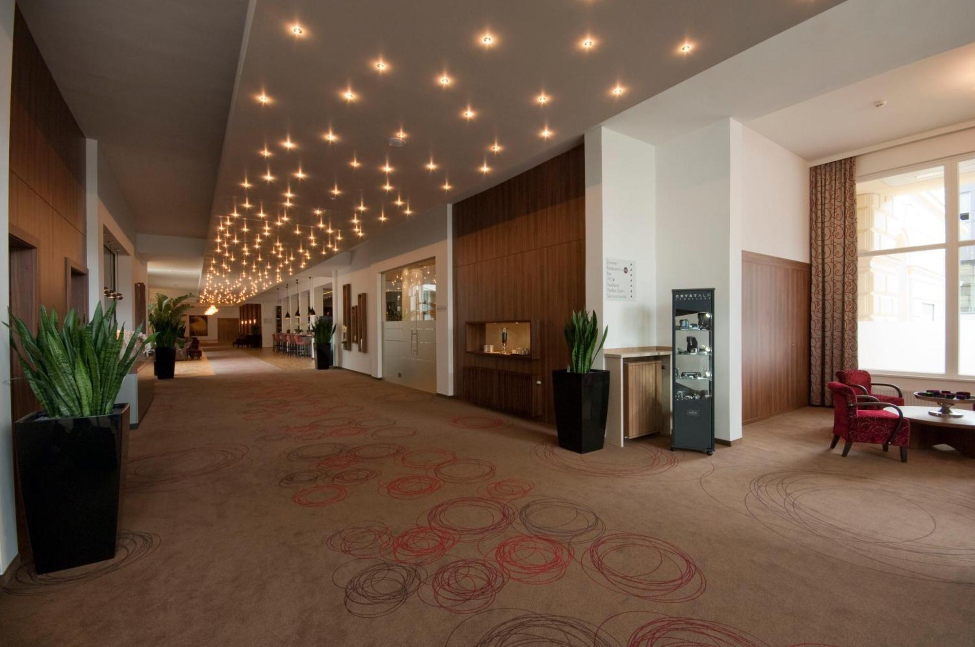 Cityhotel D&C St.Poelten Санкт Пьолтен Екстериор снимка