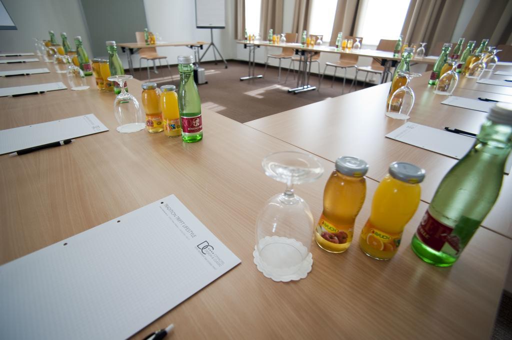Cityhotel D&C St.Poelten Санкт Пьолтен Екстериор снимка