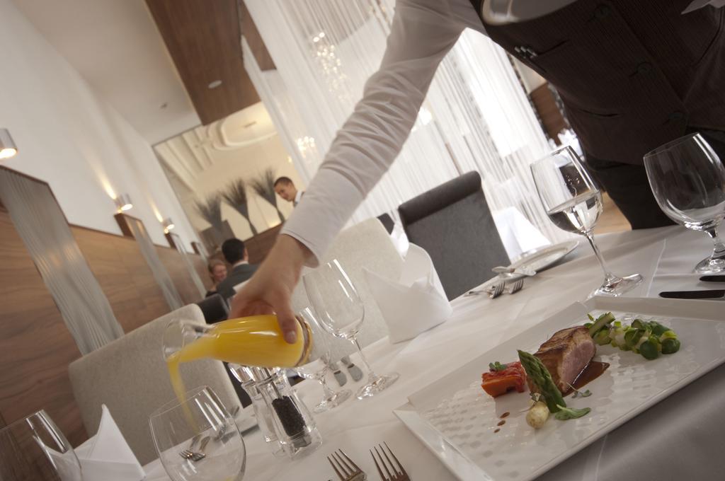 Cityhotel D&C St.Poelten Санкт Пьолтен Екстериор снимка