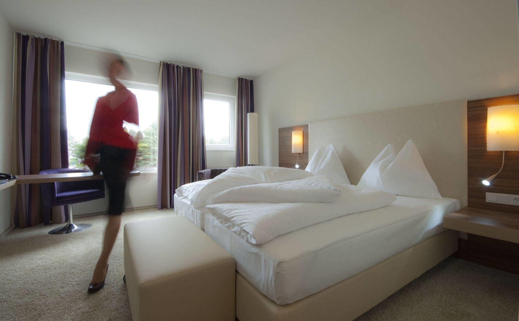 Cityhotel D&C St.Poelten Санкт Пьолтен Екстериор снимка