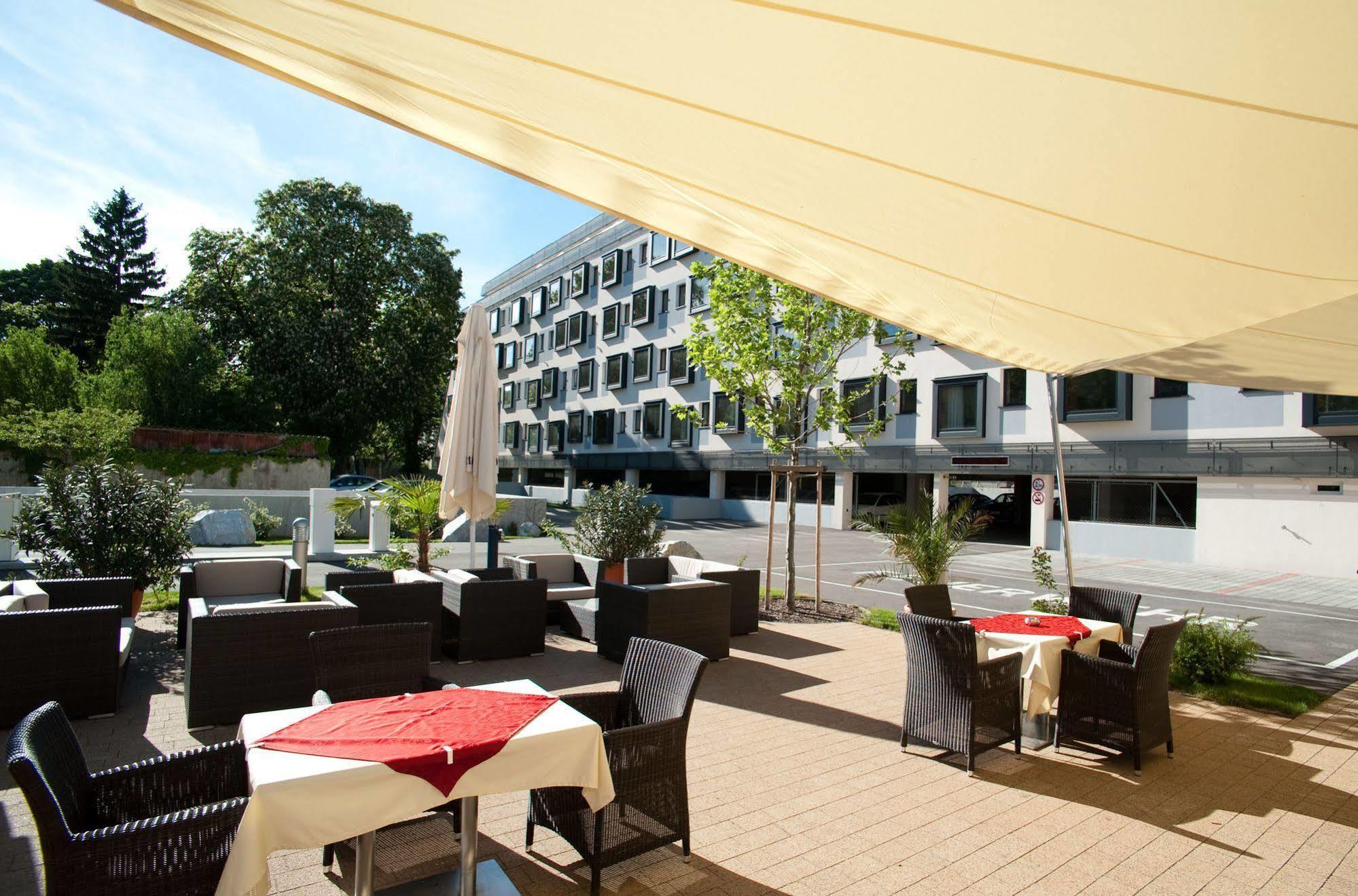 Cityhotel D&C St.Poelten Санкт Пьолтен Екстериор снимка