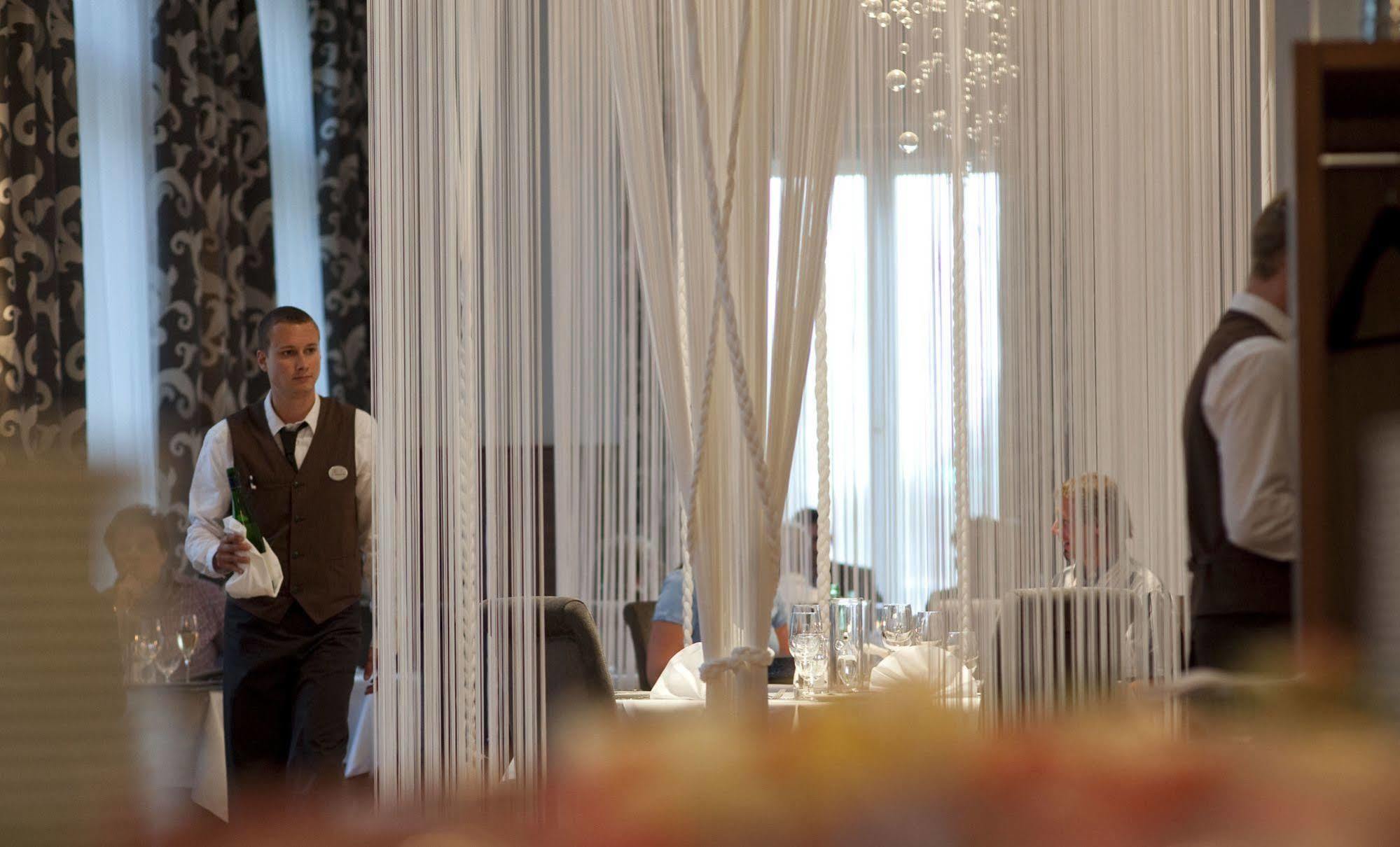 Cityhotel D&C St.Poelten Санкт Пьолтен Екстериор снимка