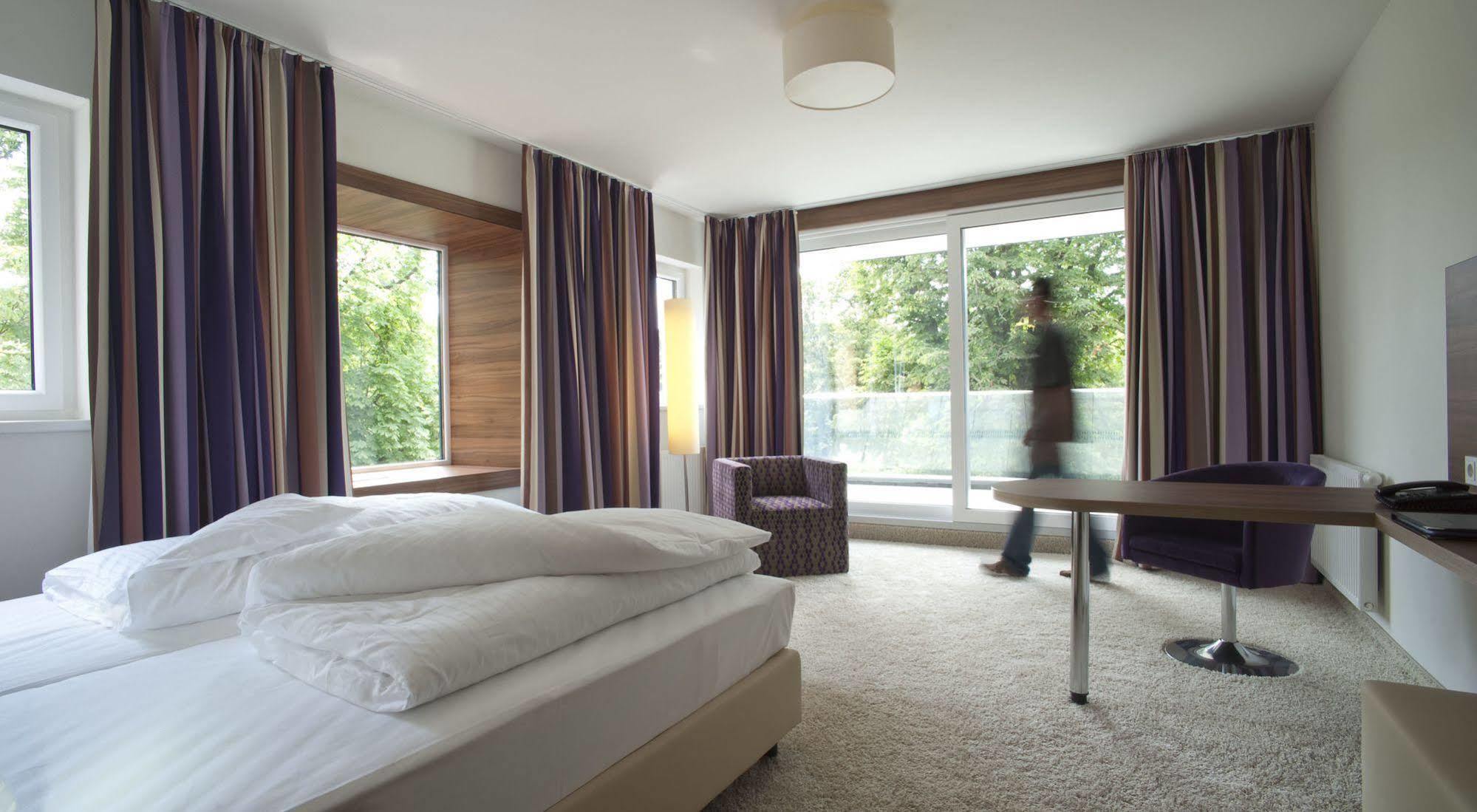 Cityhotel D&C St.Poelten Санкт Пьолтен Екстериор снимка