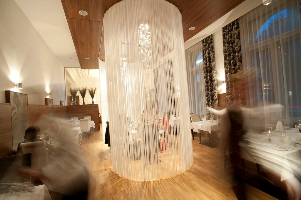 Cityhotel D&C St.Poelten Санкт Пьолтен Екстериор снимка