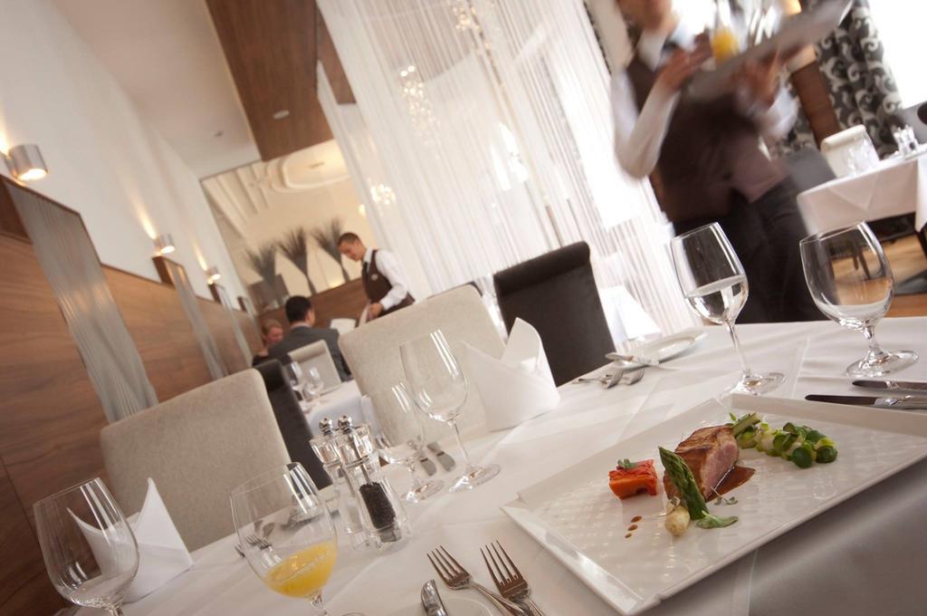 Cityhotel D&C St.Poelten Санкт Пьолтен Екстериор снимка